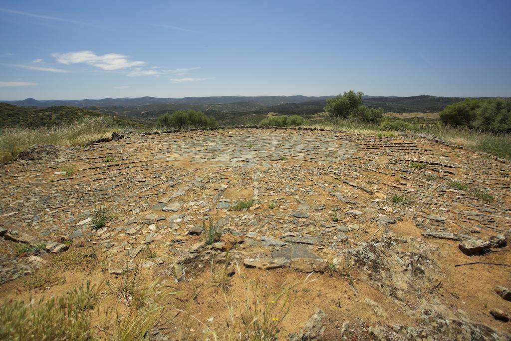Las Tobas Higuera De La Sierra  Εξωτερικό φωτογραφία