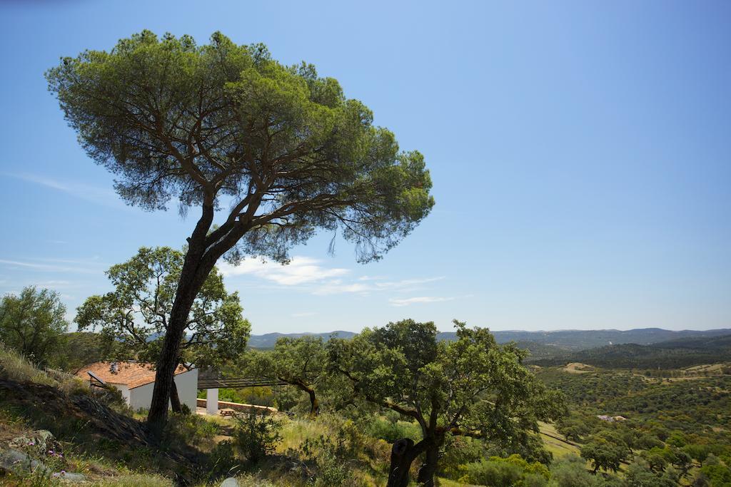 Las Tobas Higuera De La Sierra  Εξωτερικό φωτογραφία