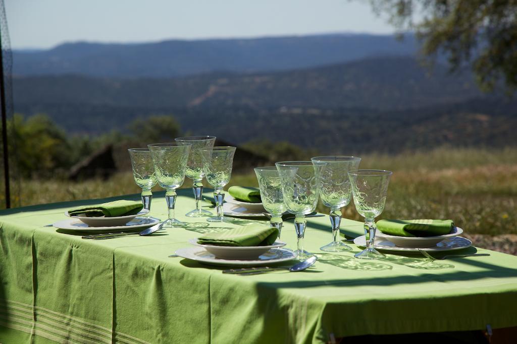 Las Tobas Higuera De La Sierra  Εξωτερικό φωτογραφία
